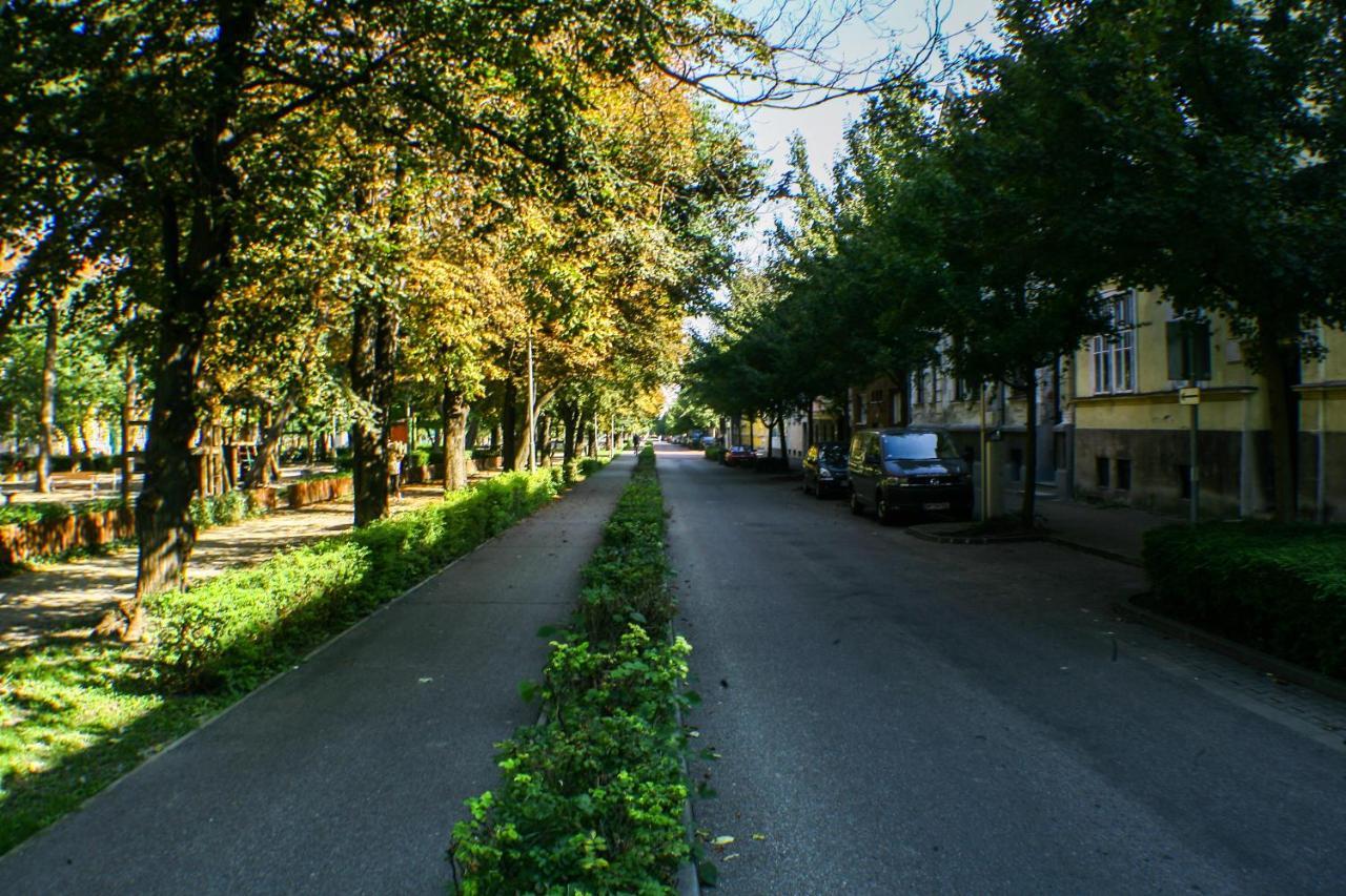Deak Apartman Sopron Exterior foto