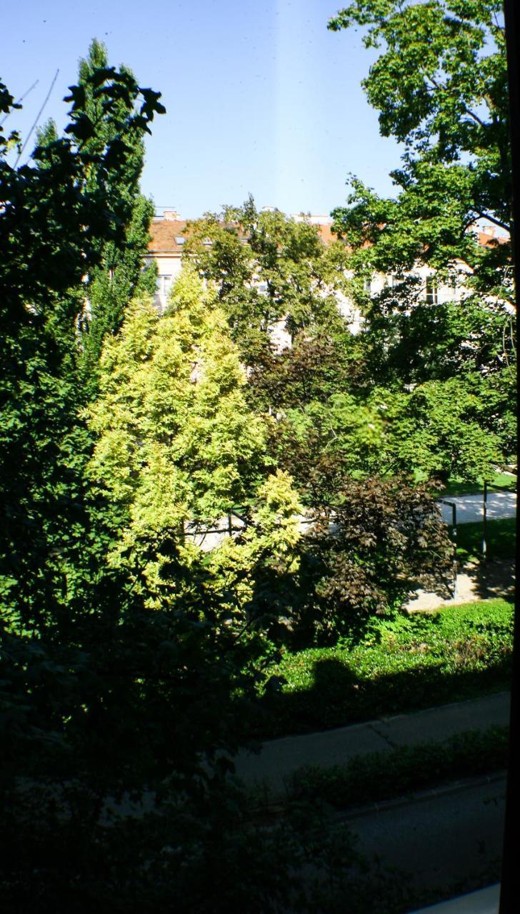 Deak Apartman Sopron Exterior foto